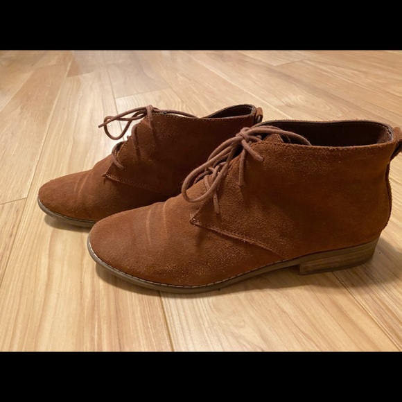 Shoes - Picture 5 of 8